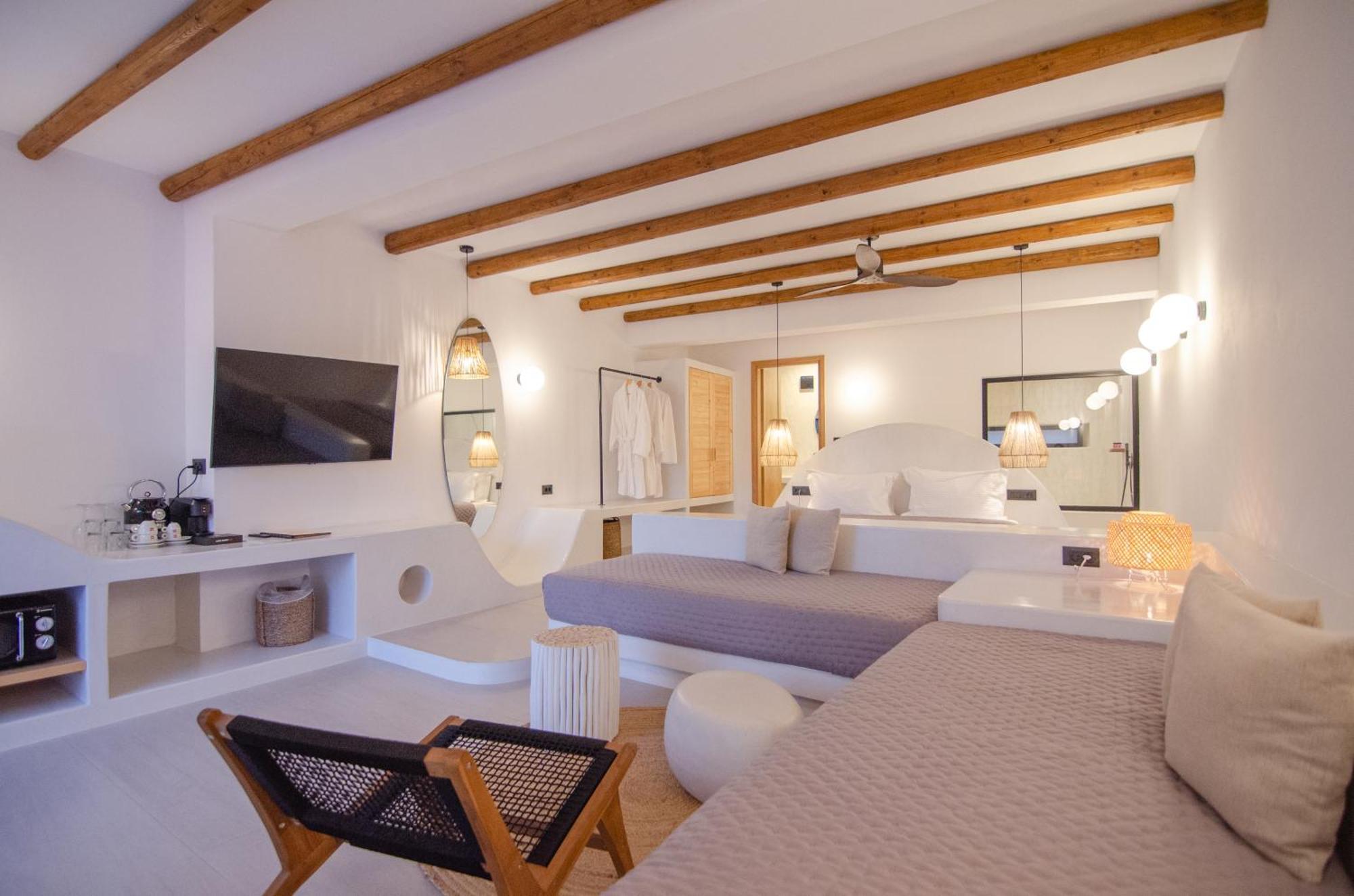 Arc Apartment *